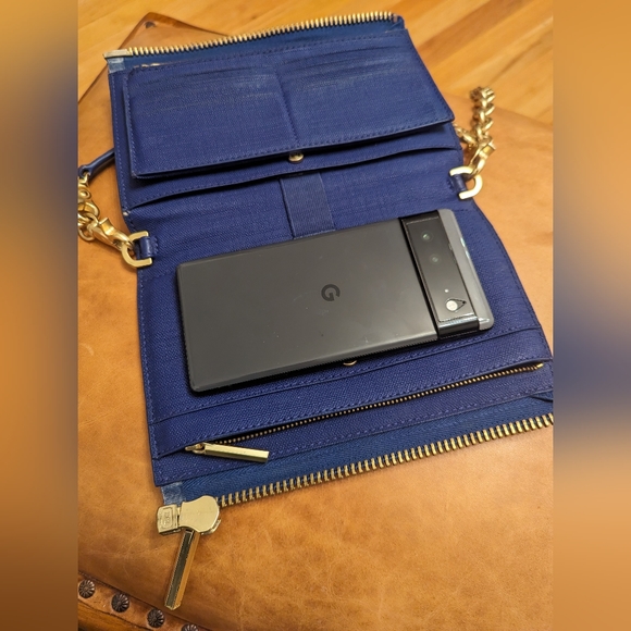 Dagne Dover - Original Essentials Clutch Wallet with 2 straps. - Picture 5 of 16